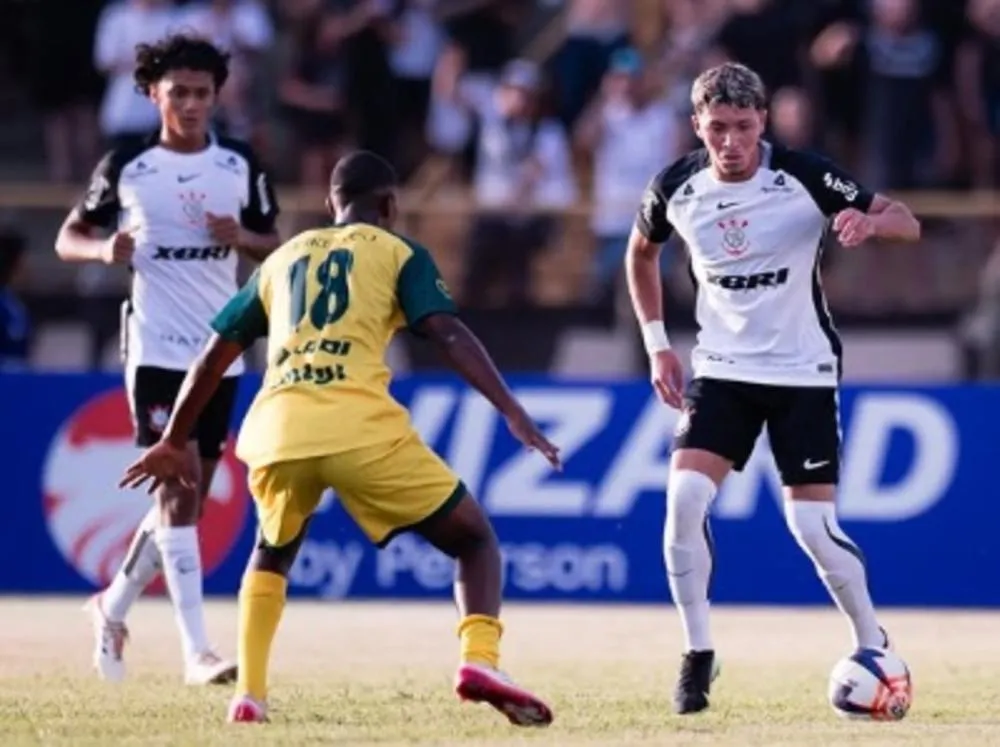 Corinthians leva susto, mas se recupera e garante vaga na 2ª fase da Copinha em 1º do grupo
