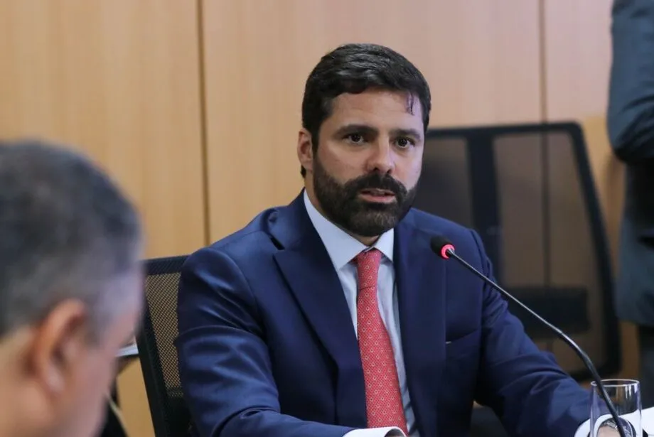 Lula exonera Lewandowski e nomeia Manoel Carlos de Almeida Neto como ministro da Justiça 