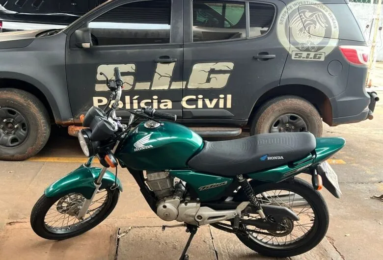 Polícia prende em flagrante autor de furto e recupera motocicleta