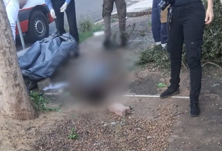 Mulher é encontrada morta na calçada de bairro de Três Lagoas