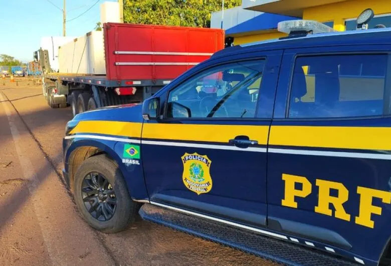 Reboque adulterado com restrição judicial é apreendido na BR-262